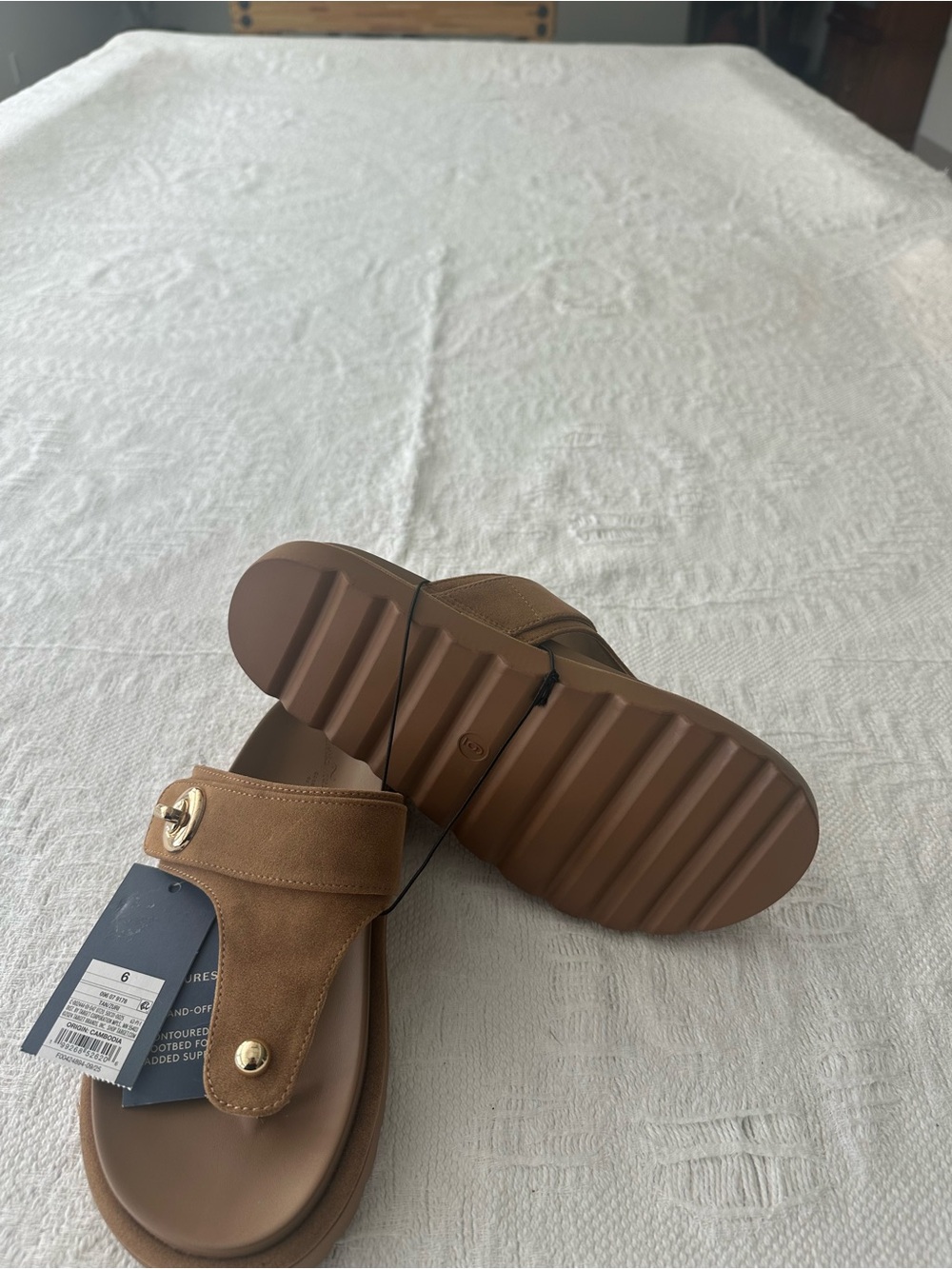 Universal Thread Tan Suede Thong Slide Sandals with Gold Accents - Picture 2 of 5